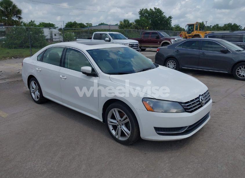 2014 Volkswagen Passat 2.0L TDI SE (VIN 1VWBN7A34EC073726) main photo