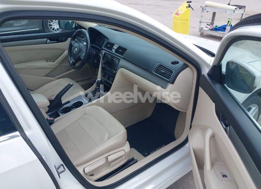 Photo 5 of 2014 Volkswagen Passat 2.0L TDI SE (VIN 1VWBN7A34EC073726)