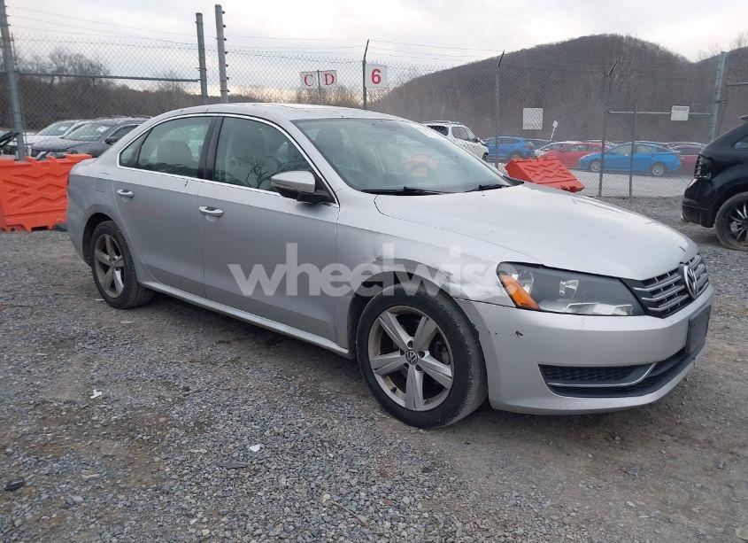 2012 Volkswagen Passat 2.0L TDI SE (VIN 1VWBN7A35CC039288) main photo