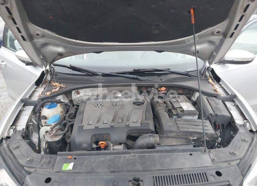 Photo 10 of 2012 Volkswagen Passat 2.0L TDI SE (VIN 1VWBN7A35CC039288)