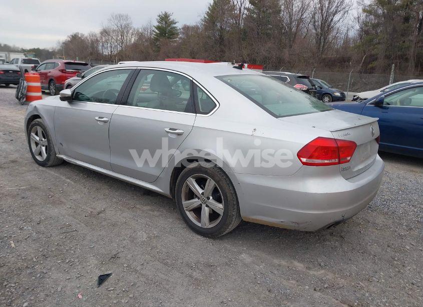 Photo 3 of 2012 Volkswagen Passat 2.0L TDI SE (VIN 1VWBN7A35CC039288)
