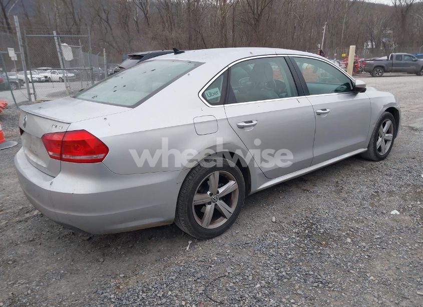 Photo 4 of 2012 Volkswagen Passat 2.0L TDI SE (VIN 1VWBN7A35CC039288)