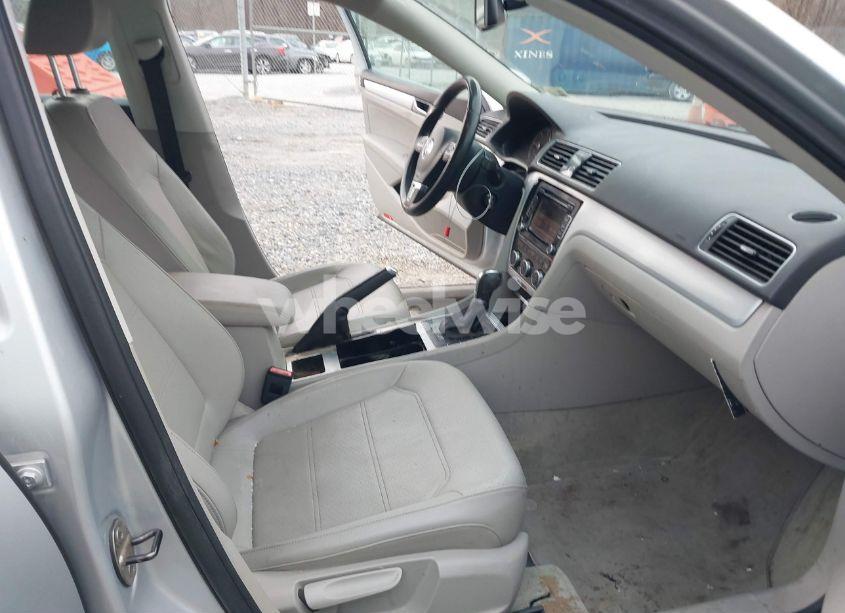 Photo 5 of 2012 Volkswagen Passat 2.0L TDI SE (VIN 1VWBN7A35CC039288)