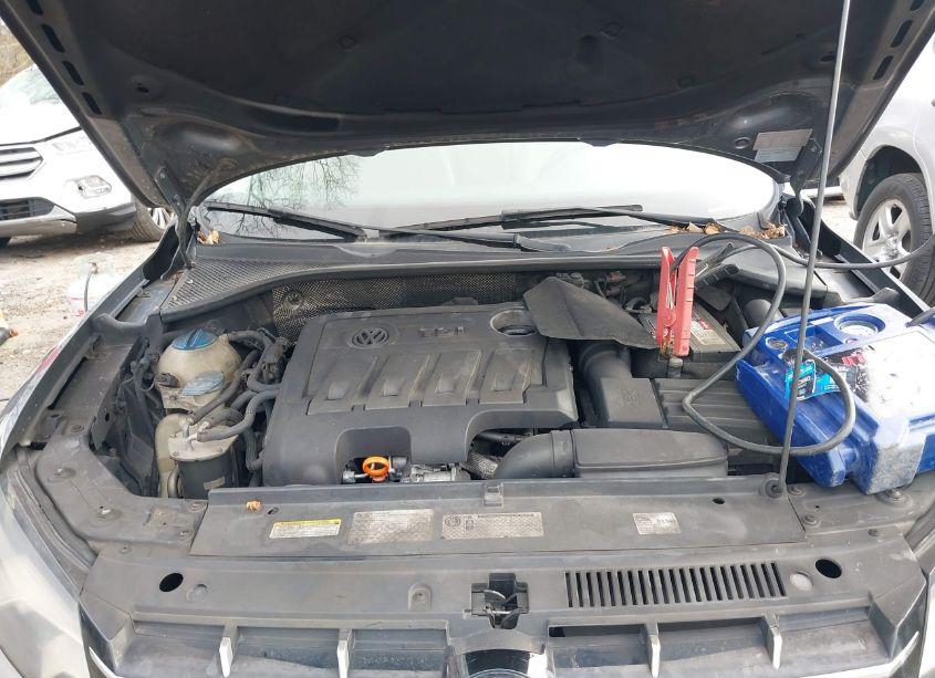 Photo 10 of 2012 Volkswagen Passat 2.0L TDI SE (VIN 1VWBN7A35CC106603)
