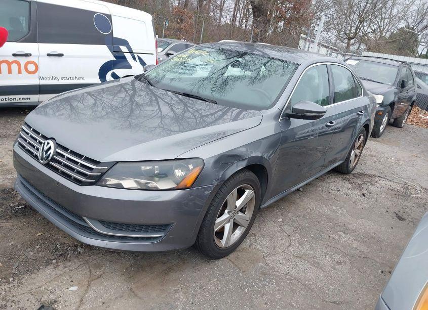 Photo 2 of 2012 Volkswagen Passat 2.0L TDI SE (VIN 1VWBN7A35CC106603)