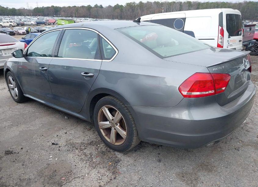 Photo 3 of 2012 Volkswagen Passat 2.0L TDI SE (VIN 1VWBN7A35CC106603)