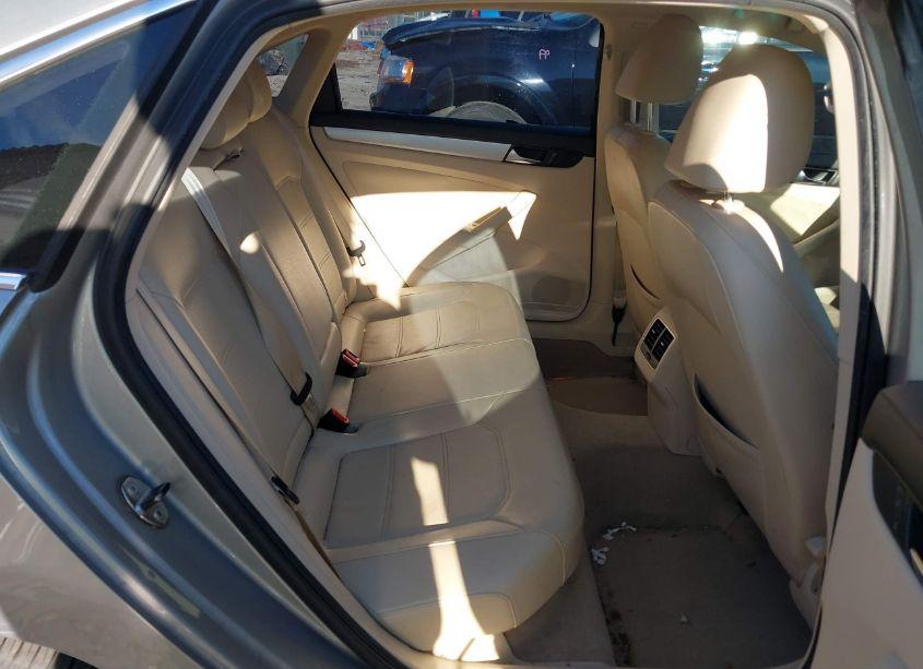 Photo 8 of 2013 Volkswagen Passat 2.0L TDI SE (VIN 1VWBN7A35DC054441)