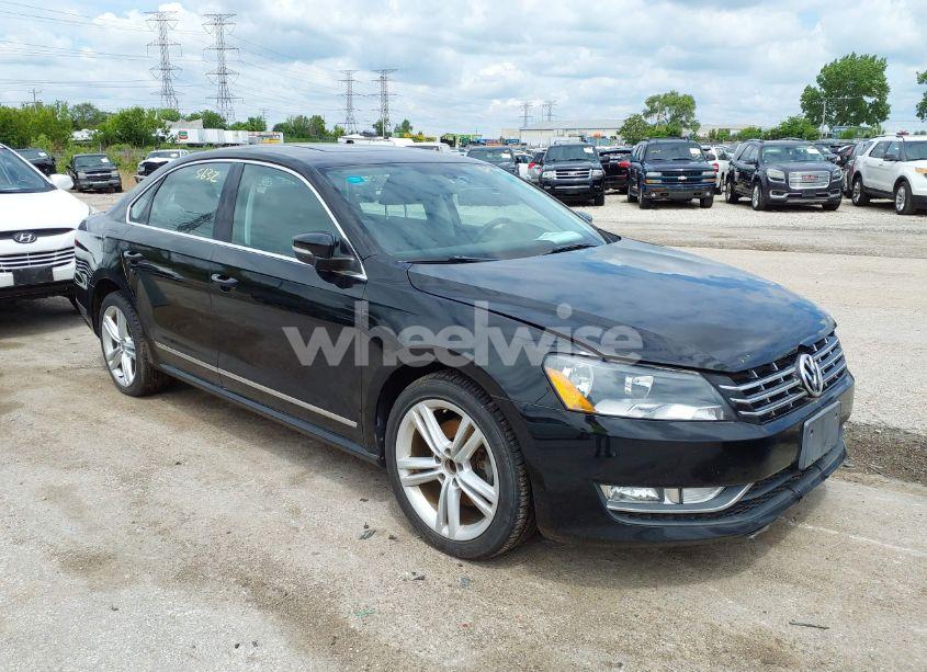 2013 Volkswagen Passat 2.0L TDI SE (VIN 1VWBN7A35DC104500) main photo