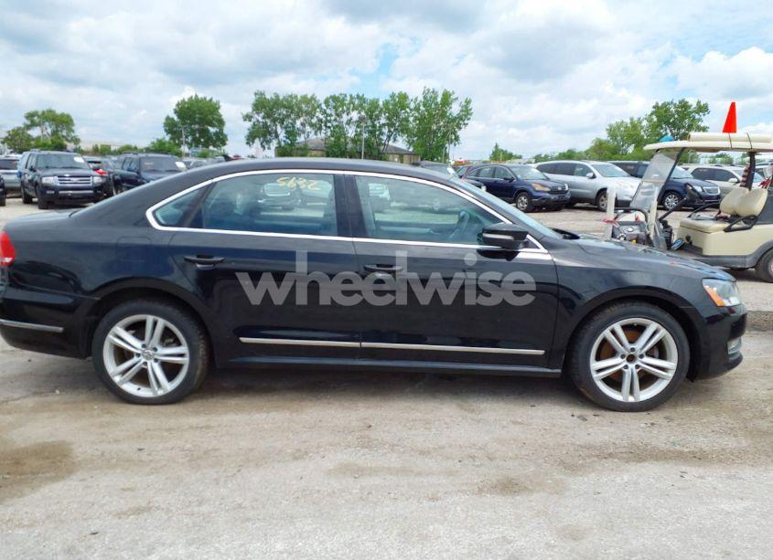 Photo 15 of 2013 Volkswagen Passat 2.0L TDI SE (VIN 1VWBN7A35DC104500)