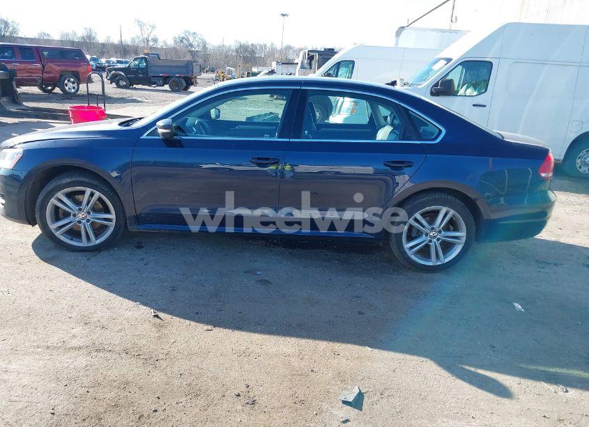 Photo 14 of 2014 Volkswagen Passat 2.0L TDI SE (VIN 1VWBN7A35EC026267)