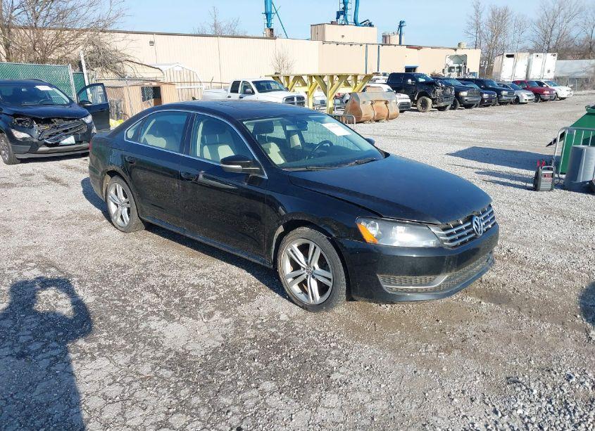 2014 Volkswagen Passat 2.0L TDI SE (VIN 1VWBN7A35EC057681) main photo