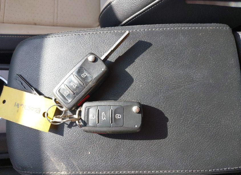 Photo 11 of 2014 Volkswagen Passat 2.0L TDI SE (VIN 1VWBN7A35EC057681)