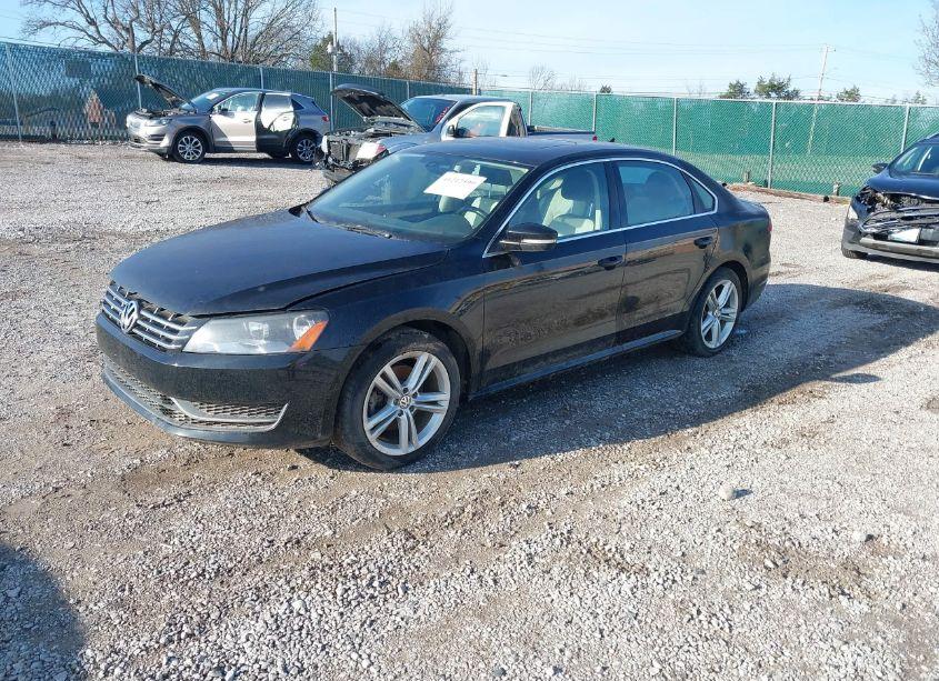 Photo 2 of 2014 Volkswagen Passat 2.0L TDI SE (VIN 1VWBN7A35EC057681)