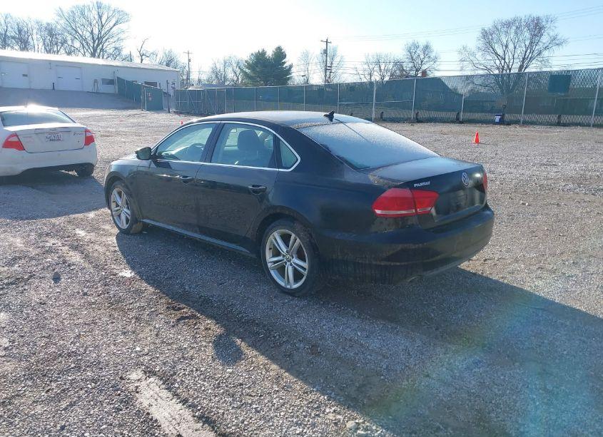 Photo 3 of 2014 Volkswagen Passat 2.0L TDI SE (VIN 1VWBN7A35EC057681)