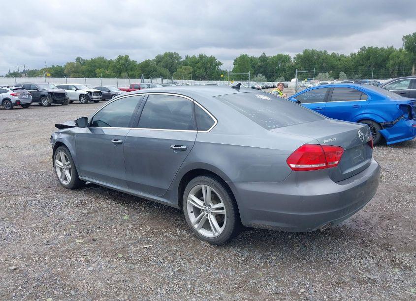 Photo 3 of 2014 Volkswagen Passat 2.0L TDI SE (VIN 1VWBN7A35EC090535)