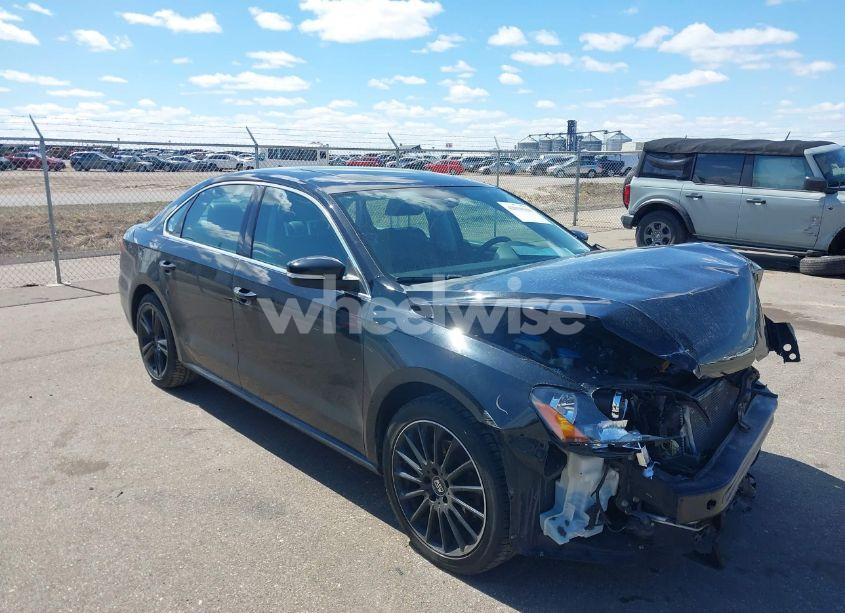 2014 Volkswagen Passat 2.0L TDI SE (VIN 1VWBN7A35EC090955) main photo