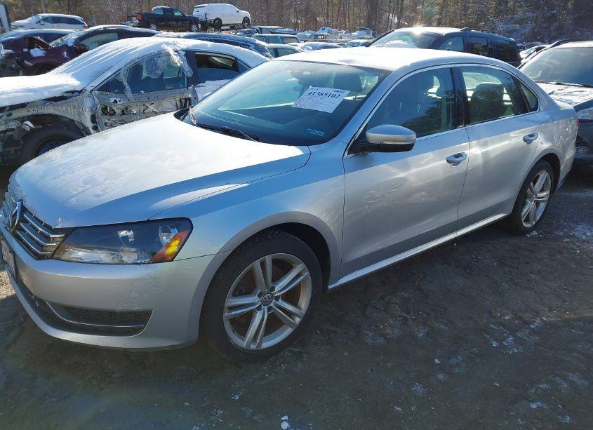 Photo 2 of 2014 Volkswagen Passat 2.0L TDI SE (VIN 1VWBN7A35EC108449)
