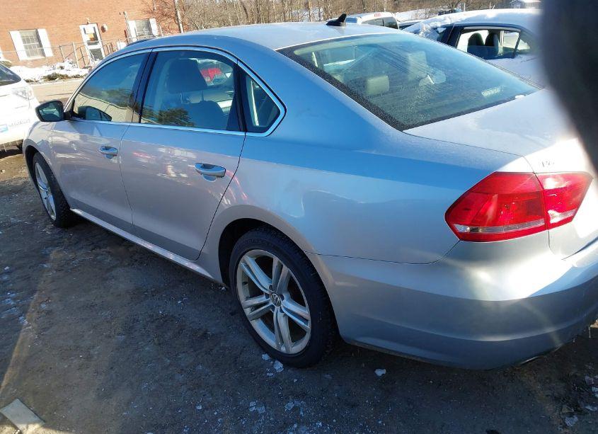Photo 3 of 2014 Volkswagen Passat 2.0L TDI SE (VIN 1VWBN7A35EC108449)