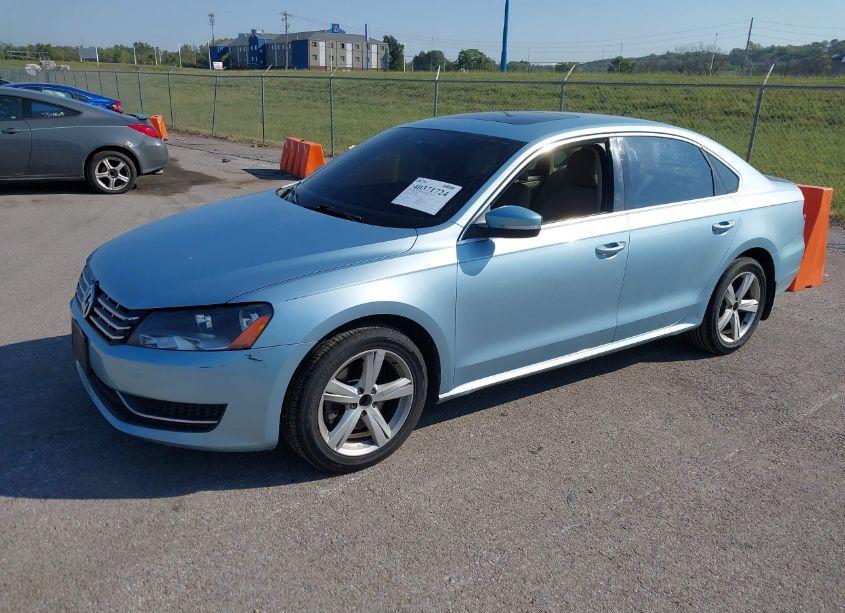 Photo 2 of 2013 Volkswagen Passat 2.0L TDI SE (VIN 1VWBN7A36DC007368)