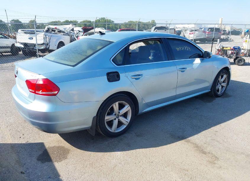 Photo 4 of 2013 Volkswagen Passat 2.0L TDI SE (VIN 1VWBN7A36DC007368)