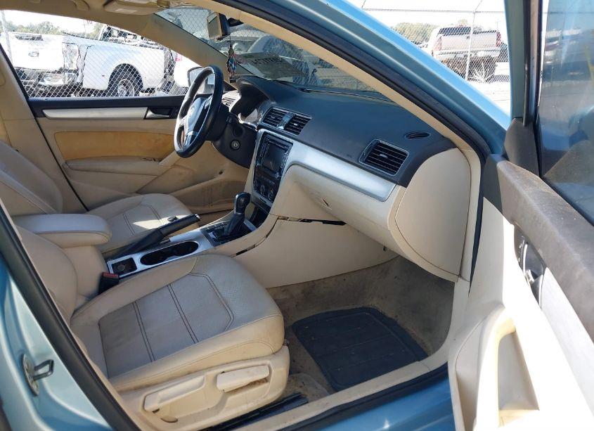 Photo 5 of 2013 Volkswagen Passat 2.0L TDI SE (VIN 1VWBN7A36DC007368)