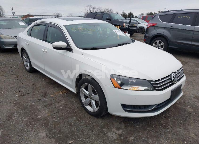 2013 Volkswagen Passat 2.0L TDI SE (VIN 1VWBN7A36DC082524) main photo