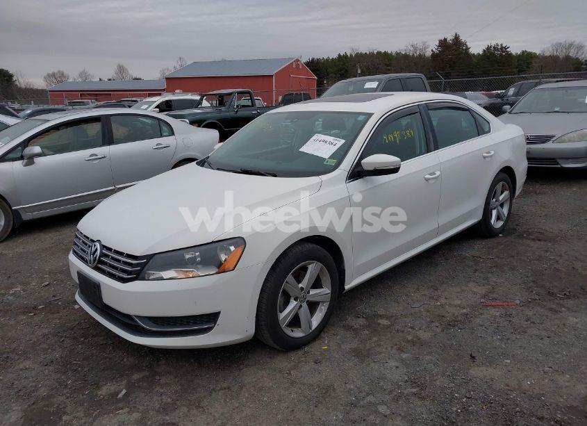 Photo 2 of 2013 Volkswagen Passat 2.0L TDI SE (VIN 1VWBN7A36DC082524)