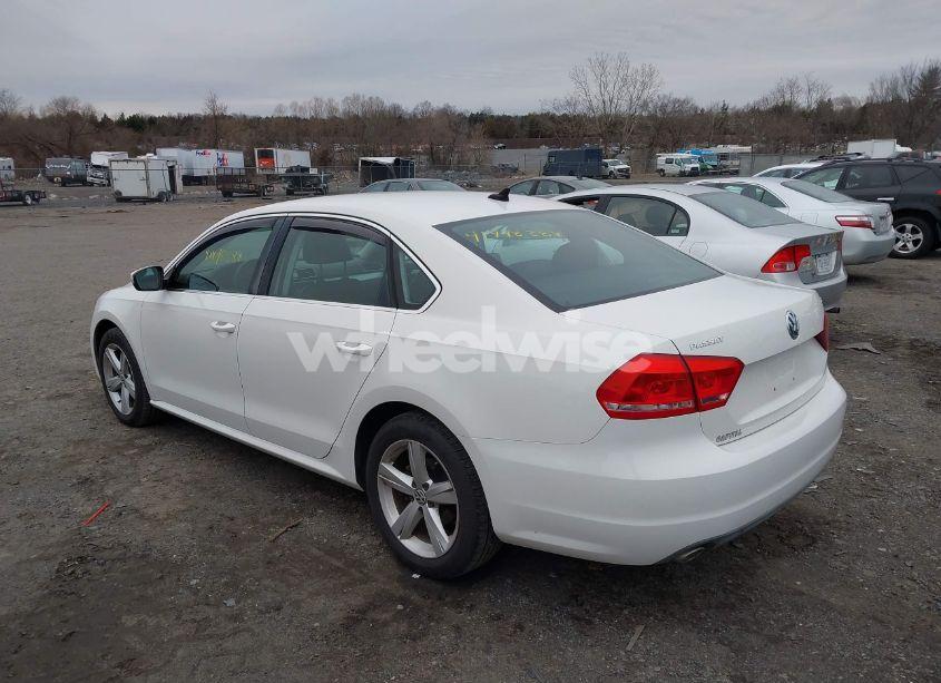Photo 3 of 2013 Volkswagen Passat 2.0L TDI SE (VIN 1VWBN7A36DC082524)