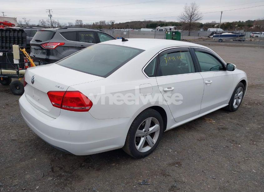 Photo 4 of 2013 Volkswagen Passat 2.0L TDI SE (VIN 1VWBN7A36DC082524)