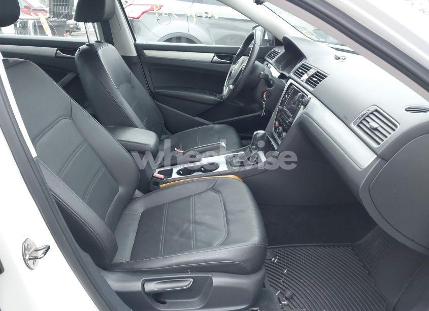 Photo 5 of 2013 Volkswagen Passat 2.0L TDI SE (VIN 1VWBN7A36DC082524)