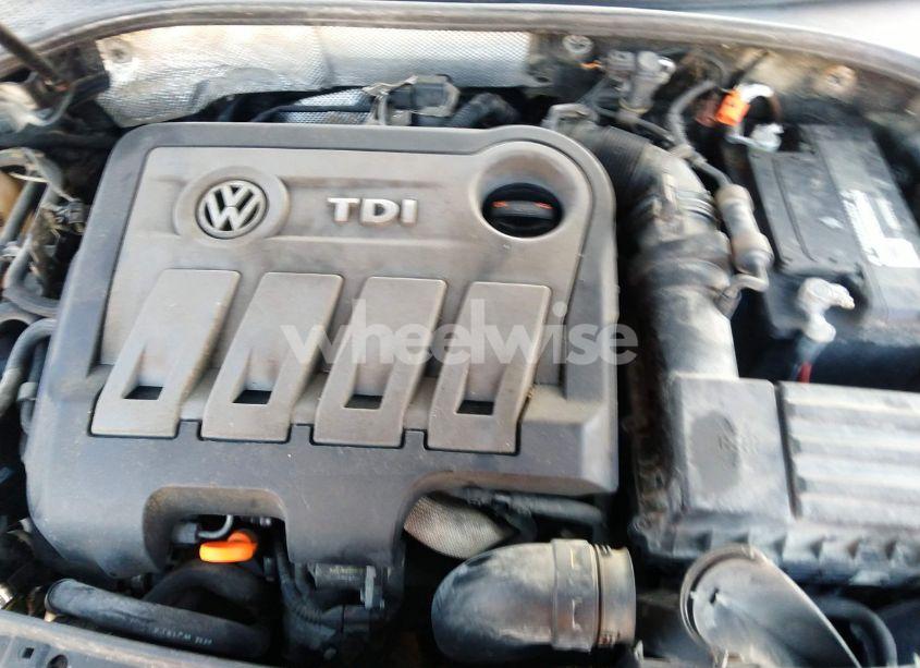 Photo 10 of 2013 Volkswagen Passat 2.0L TDI SE (VIN 1VWBN7A36DC100634)