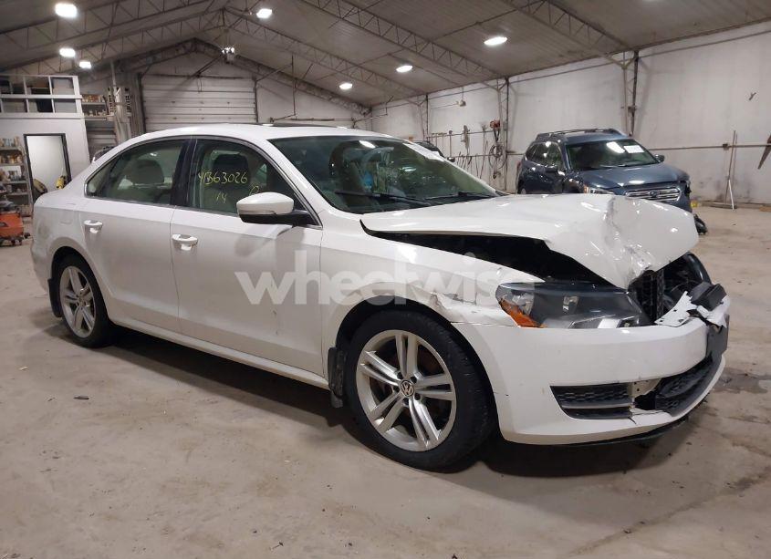 2014 Volkswagen Passat 2.0L TDI SE (VIN 1VWBN7A36EC021062) main photo
