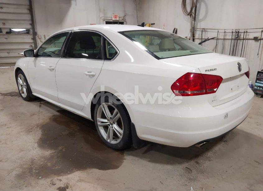 Photo 3 of 2014 Volkswagen Passat 2.0L TDI SE (VIN 1VWBN7A36EC021062)