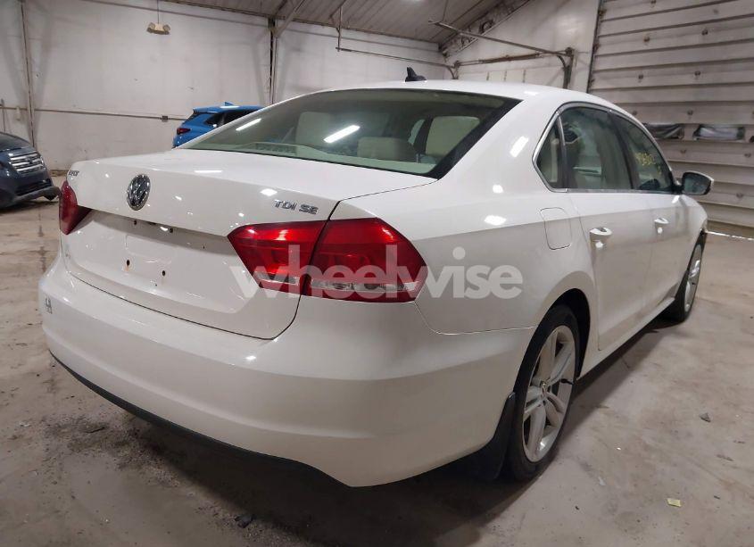 Photo 4 of 2014 Volkswagen Passat 2.0L TDI SE (VIN 1VWBN7A36EC021062)