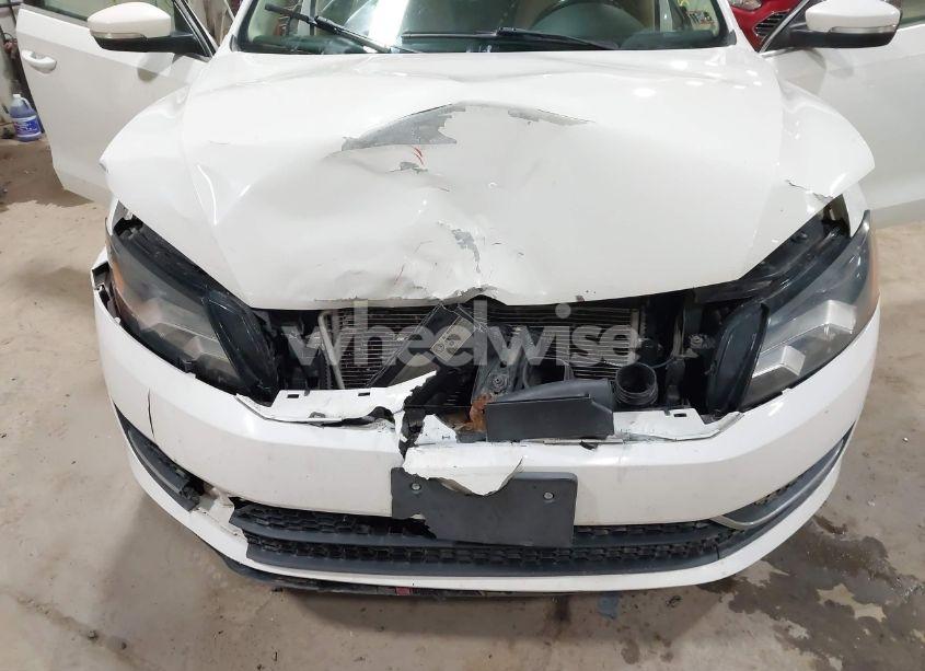 Photo 6 of 2014 Volkswagen Passat 2.0L TDI SE (VIN 1VWBN7A36EC021062)