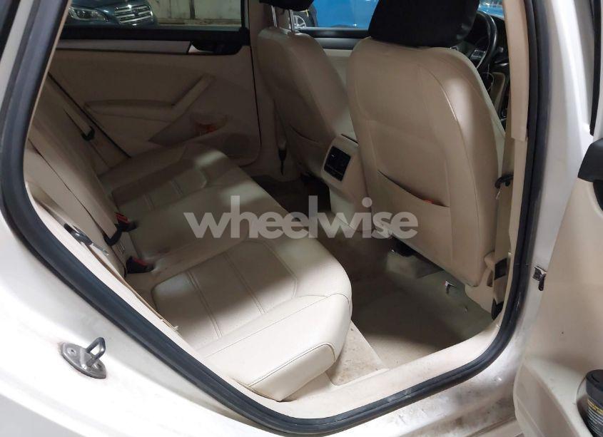 Photo 8 of 2014 Volkswagen Passat 2.0L TDI SE (VIN 1VWBN7A36EC021062)