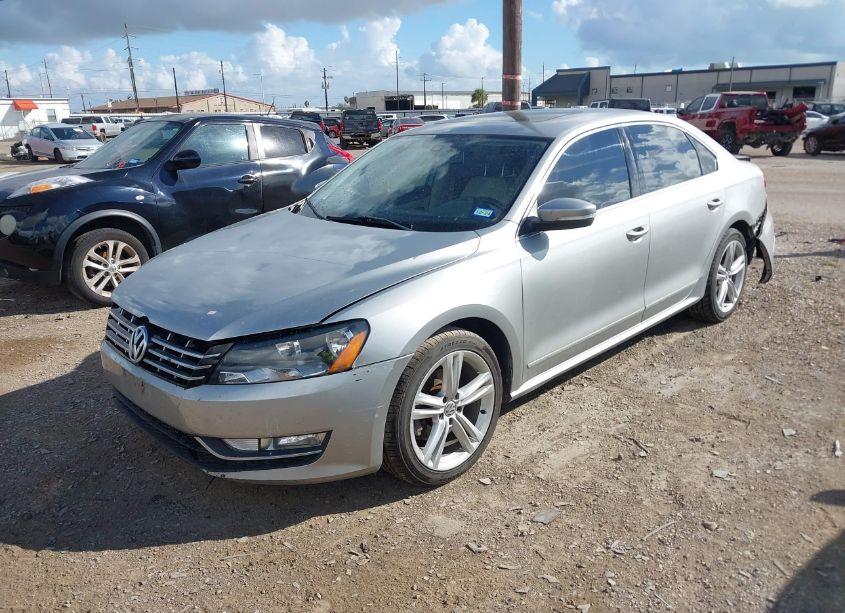 Photo 2 of 2014 Volkswagen Passat 2.0L TDI SE (VIN 1VWBN7A36EC101123)