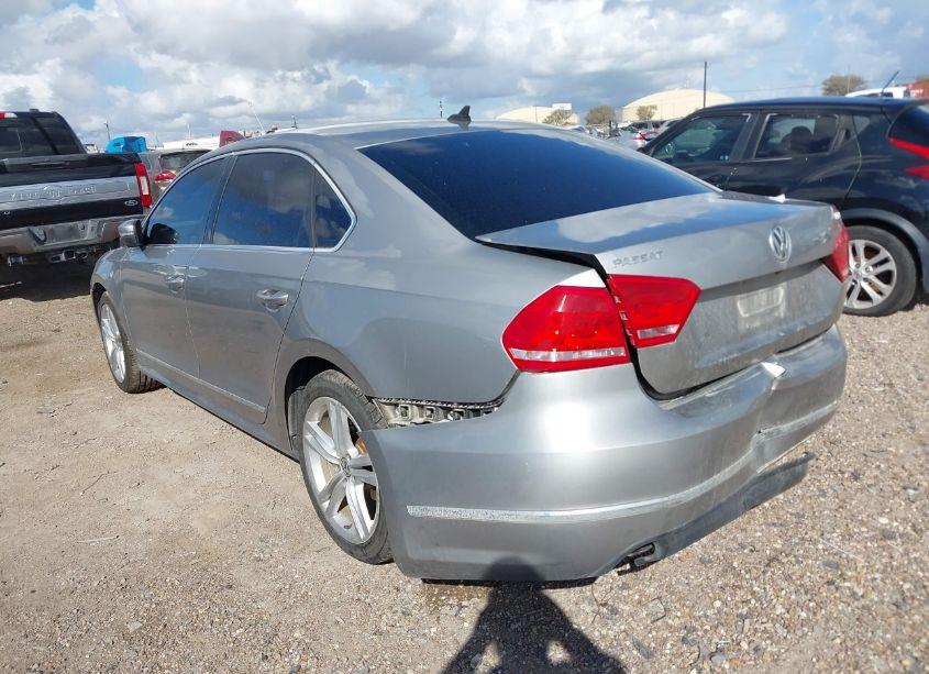 Photo 3 of 2014 Volkswagen Passat 2.0L TDI SE (VIN 1VWBN7A36EC101123)