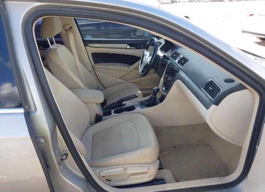 Photo 5 of 2014 Volkswagen Passat 2.0L TDI SE (VIN 1VWBN7A36EC101123)