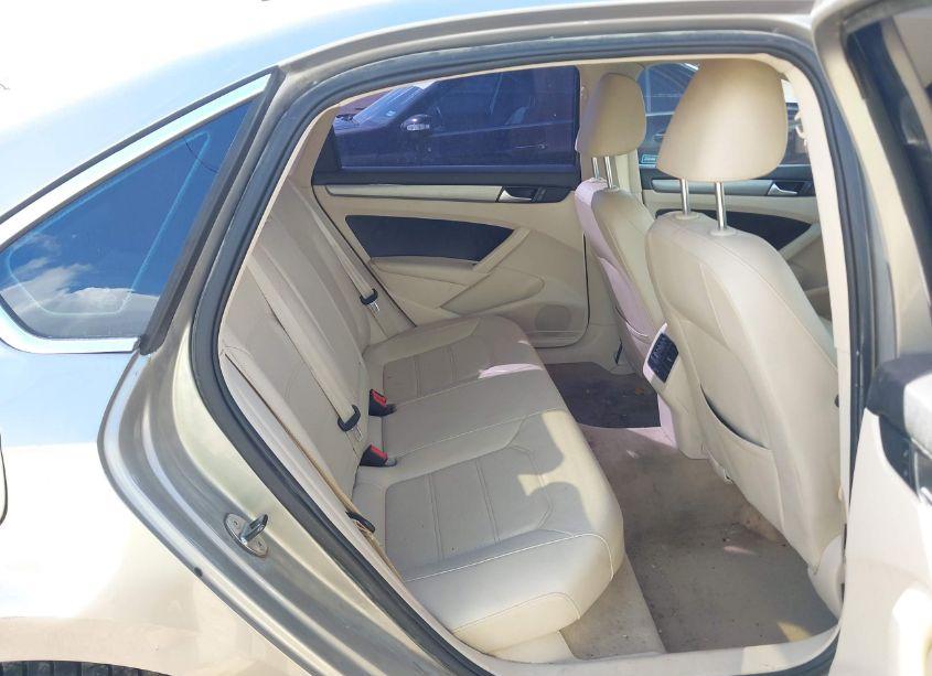 Photo 8 of 2014 Volkswagen Passat 2.0L TDI SE (VIN 1VWBN7A36EC101123)