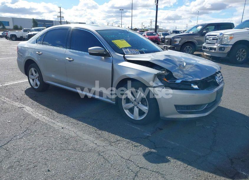 2013 Volkswagen Passat 2.0L TDI SE (VIN 1VWBN7A37DC054652) main photo