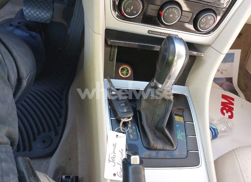 Photo 11 of 2013 Volkswagen Passat 2.0L TDI SE (VIN 1VWBN7A37DC054652)