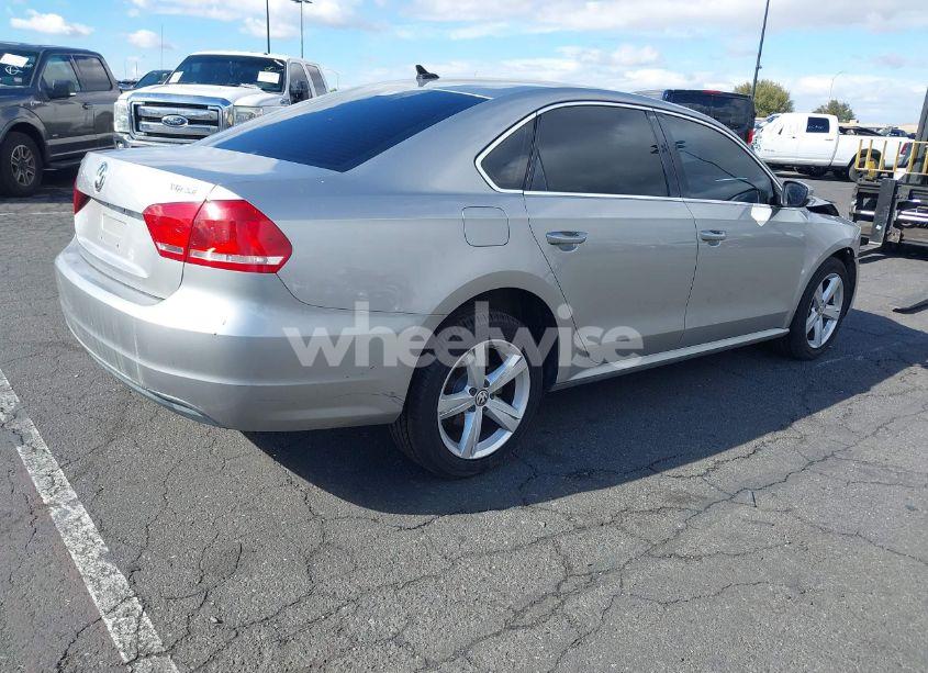 Photo 4 of 2013 Volkswagen Passat 2.0L TDI SE (VIN 1VWBN7A37DC054652)