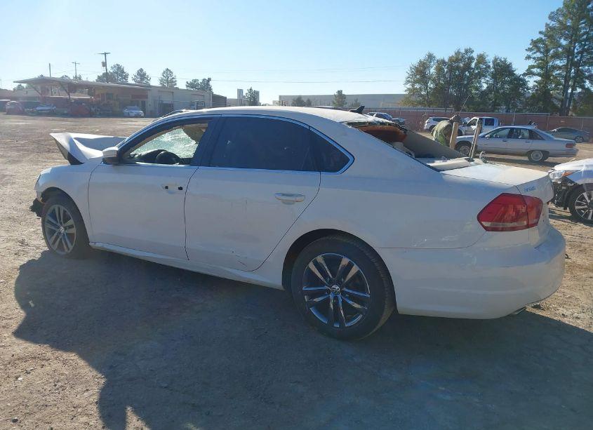 Photo 3 of 2013 Volkswagen Passat 2.0L TDI SE (VIN 1VWBN7A37DC117071)