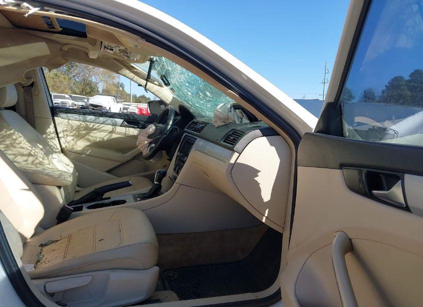 Photo 5 of 2013 Volkswagen Passat 2.0L TDI SE (VIN 1VWBN7A37DC117071)