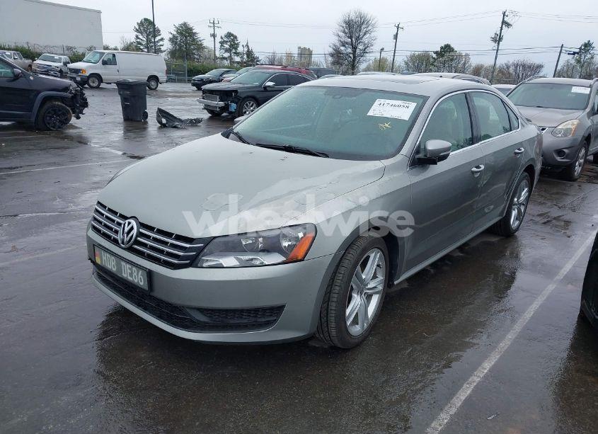 Photo 2 of 2014 Volkswagen Passat 2.0L TDI SE (VIN 1VWBN7A37EC079892)