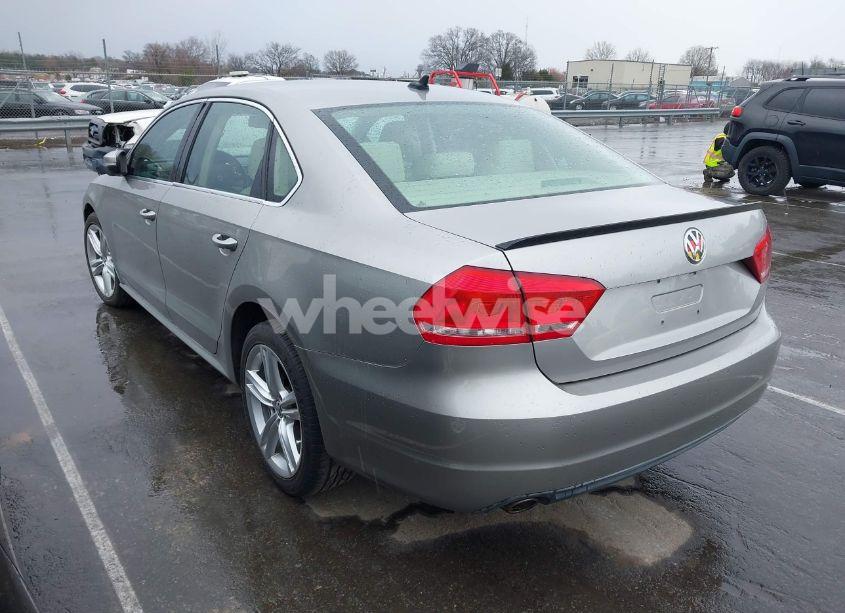Photo 3 of 2014 Volkswagen Passat 2.0L TDI SE (VIN 1VWBN7A37EC079892)