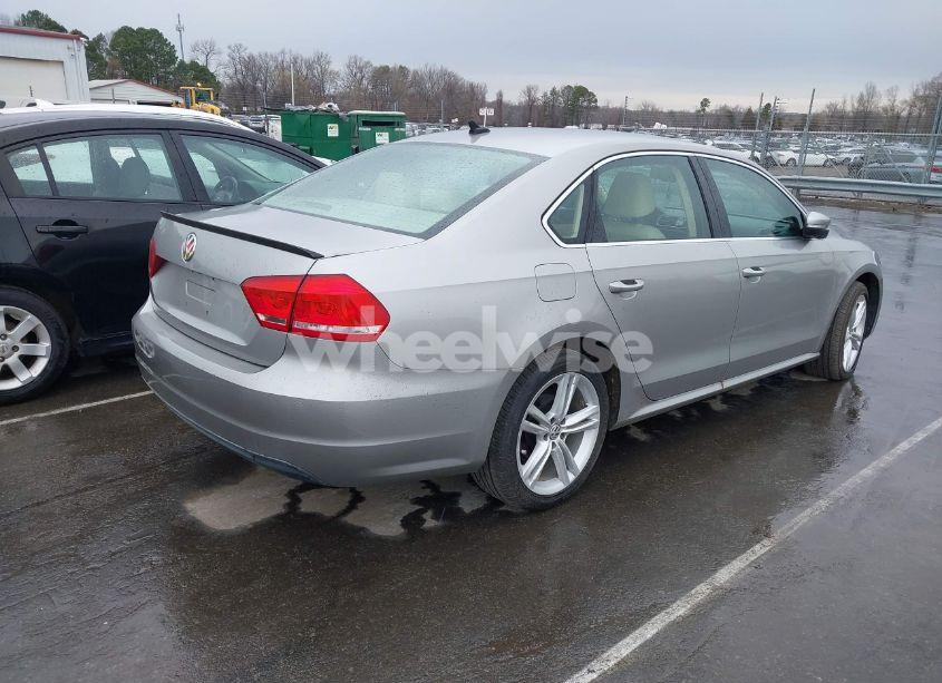 Photo 4 of 2014 Volkswagen Passat 2.0L TDI SE (VIN 1VWBN7A37EC079892)