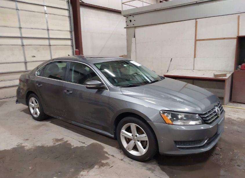 2013 Volkswagen Passat 2.0L TDI SE (VIN 1VWBN7A38DC081083) main photo