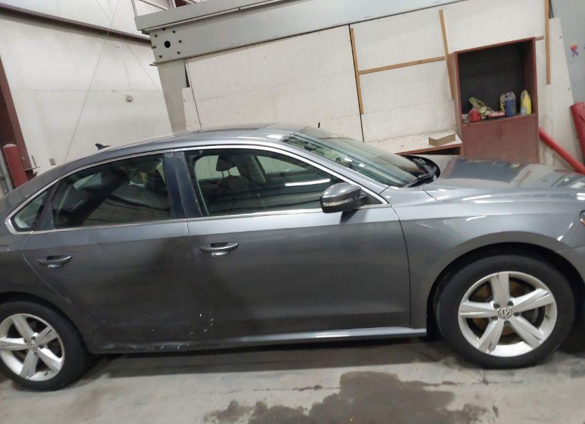 Photo 13 of 2013 Volkswagen Passat 2.0L TDI SE (VIN 1VWBN7A38DC081083)